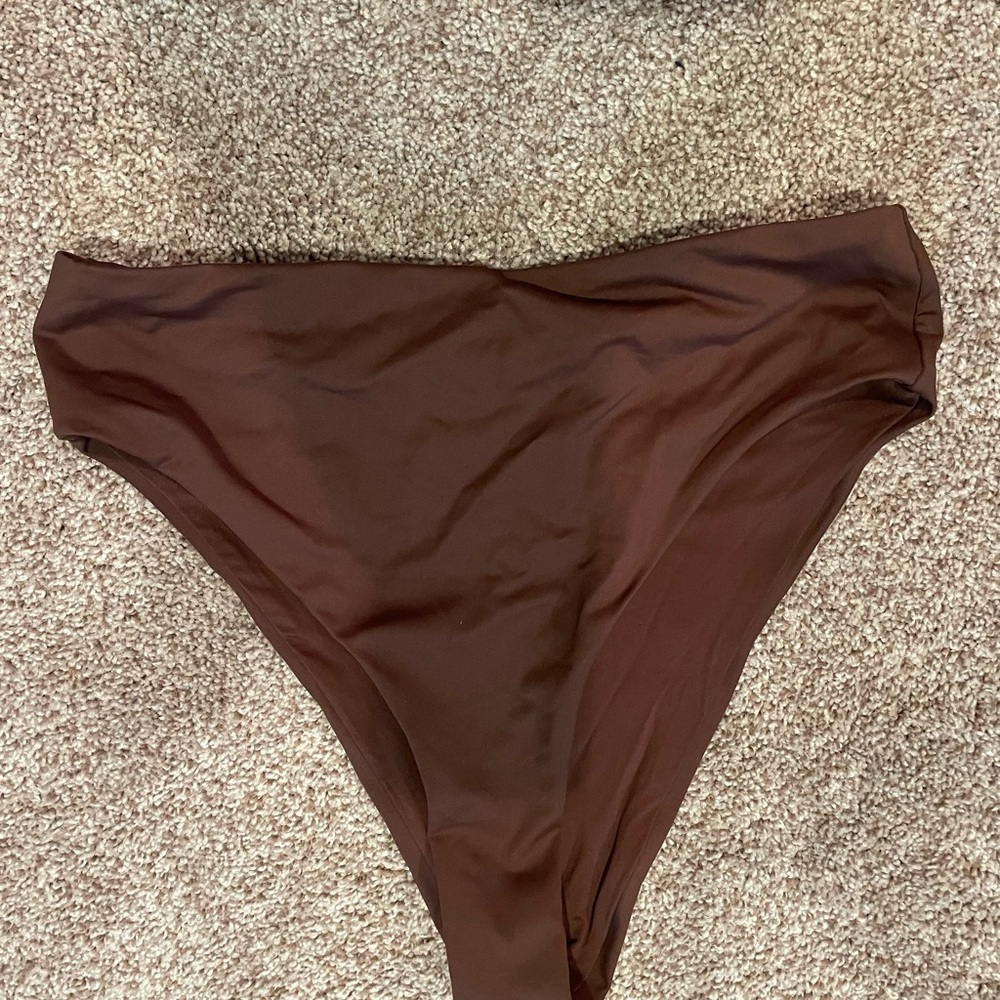 SKIMS Swim! - Picture 4 of 5